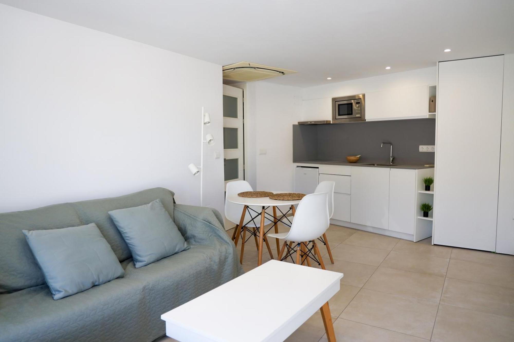 Cala Vadella Beachwalk Suites Экстерьер фото